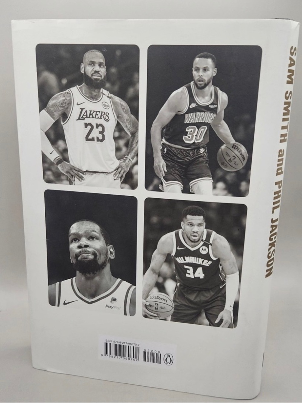 Masters of the Game — White and Gold Hardcover by Sam Smith and Phil Jackson - Picture 3 of 4